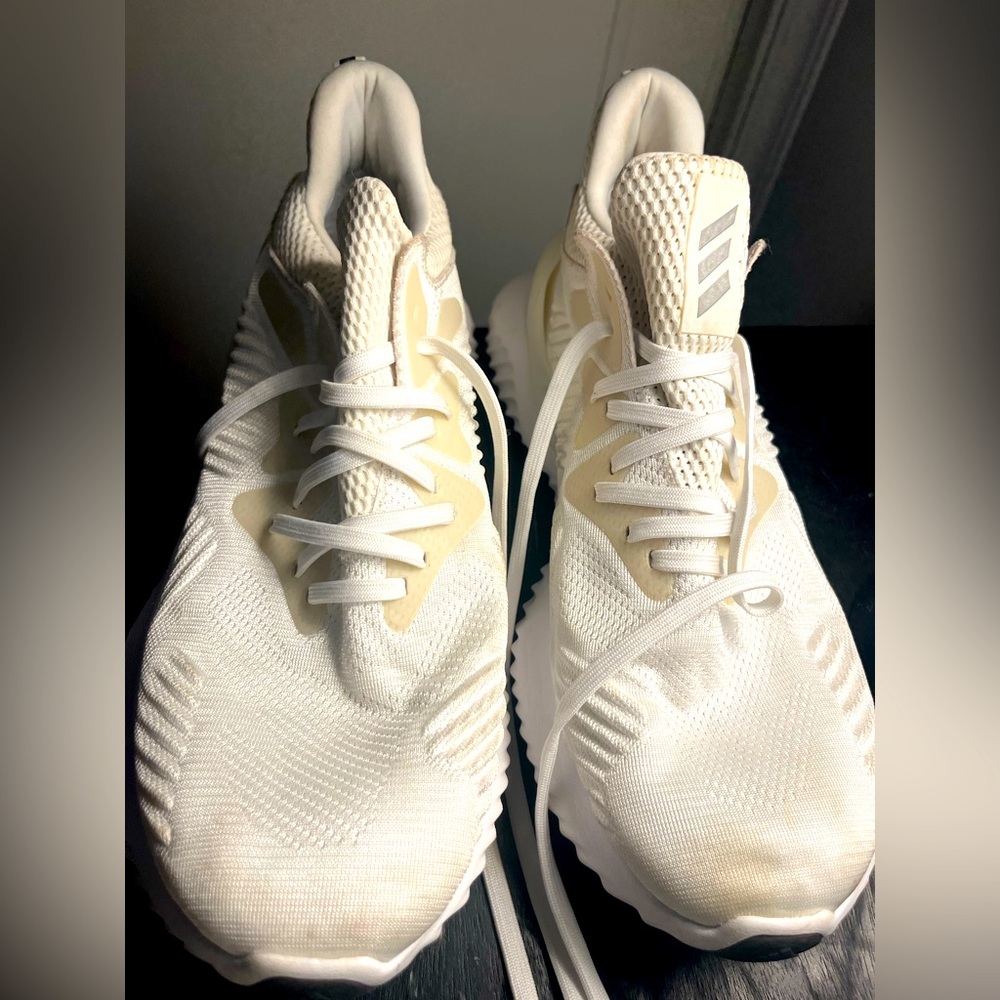 Mens Adidas Alpha 3bounce gently used size 10